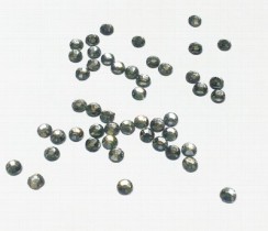 Клеевые стразы круглые с гранями RS SS16 св.серый (black diamond) 144 шт.